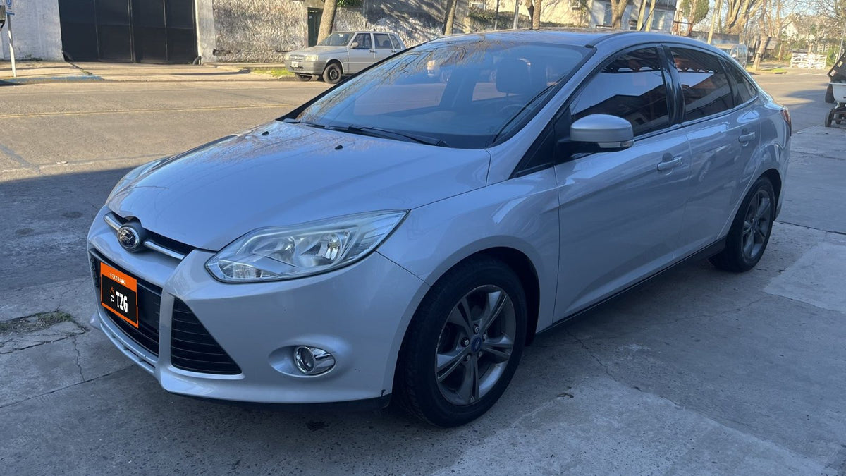Ford Focus SE Plus 2.0 Automático (2014)