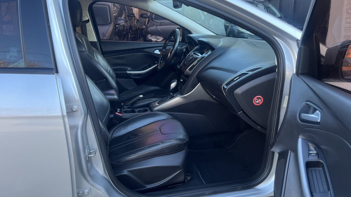 Ford Focus SE Plus 2.0 Automático (2014)