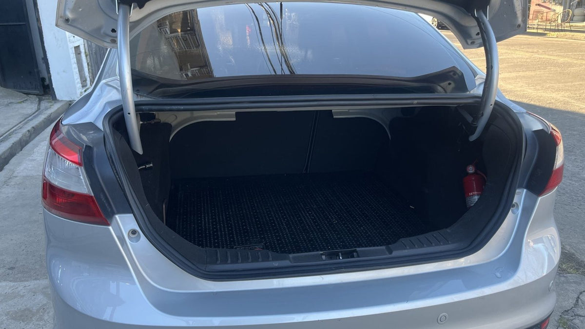 Ford Focus SE Plus 2.0 Automático (2014)