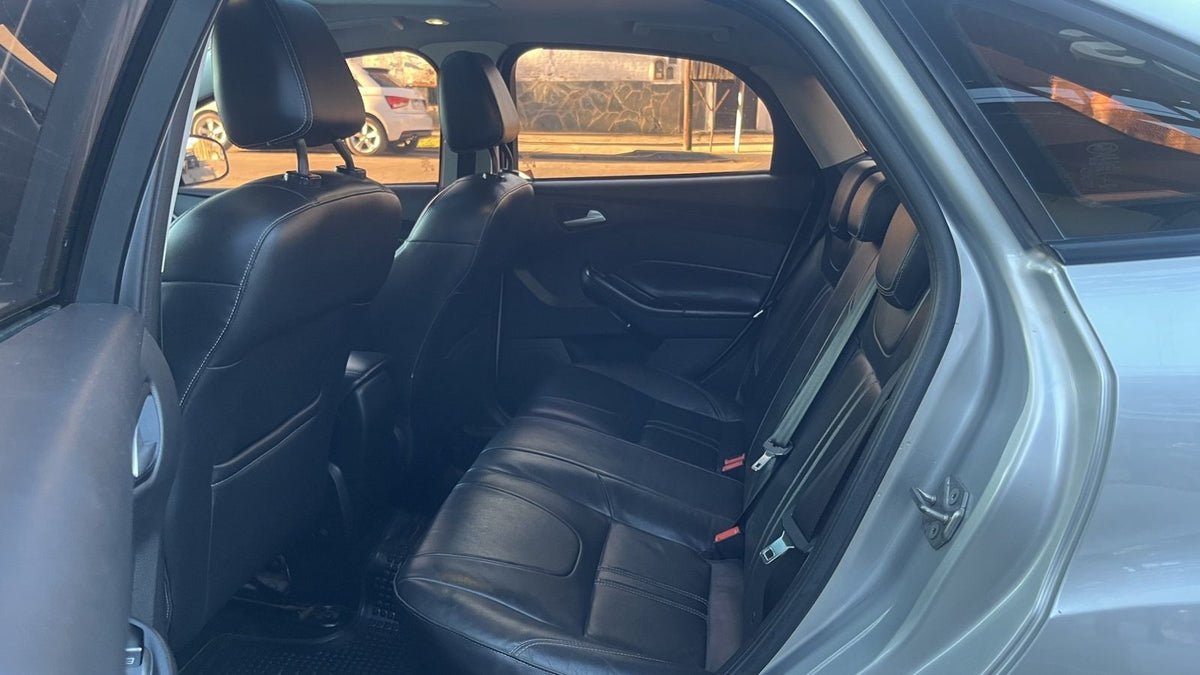 Ford Focus SE Plus 2.0 Automático (2014)