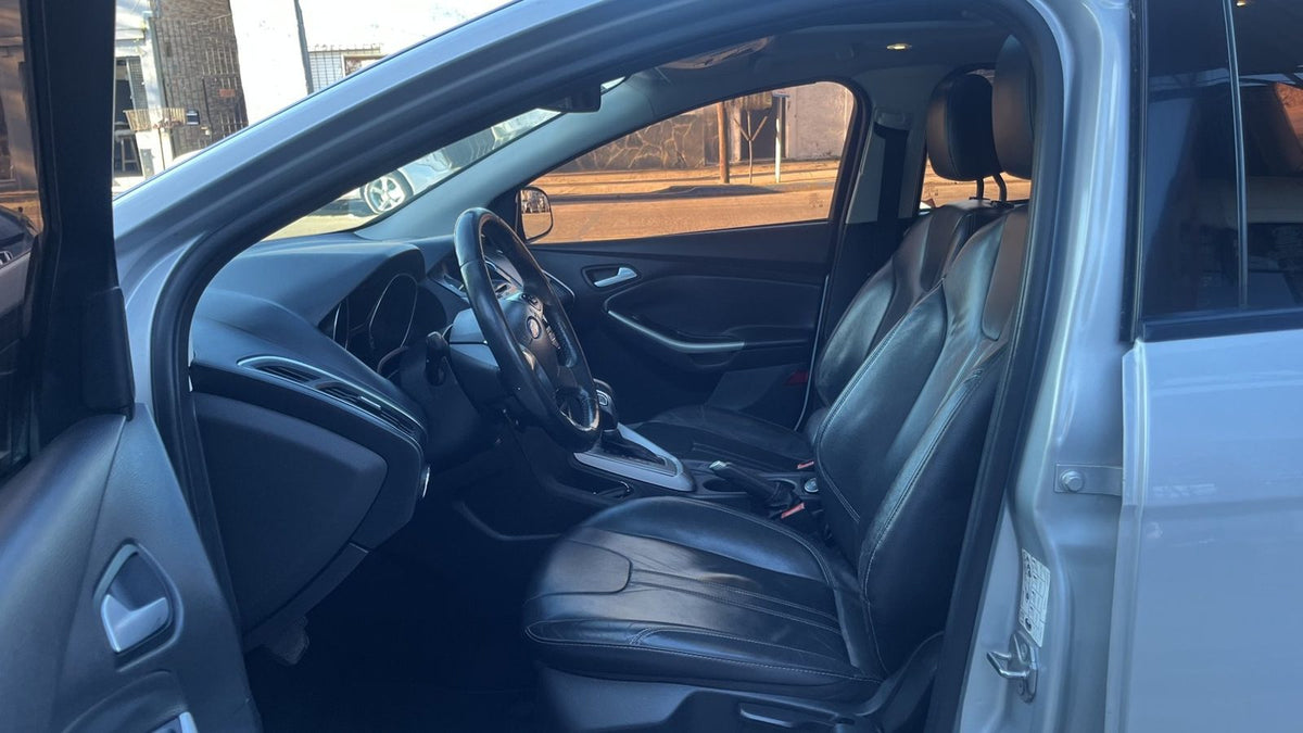 Ford Focus SE Plus 2.0 Automático (2014)