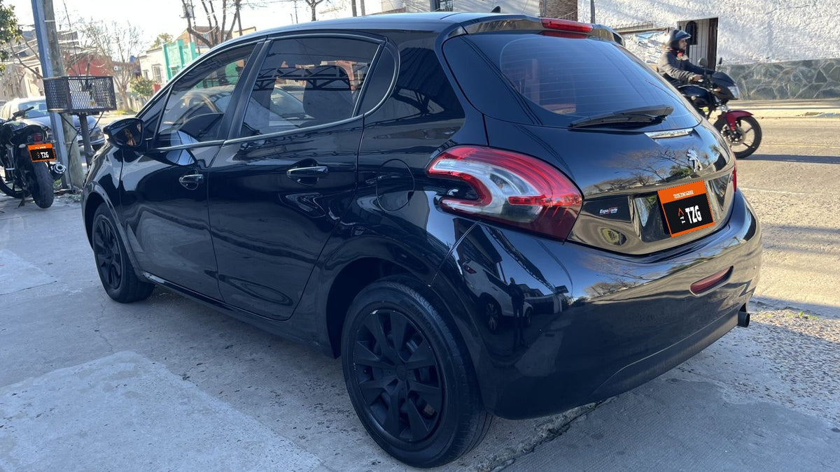 Peugeot 208 Active (2014)